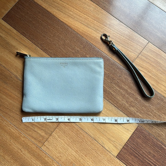 Fossil Powder Blue Leather Wristlet Pouch Purse / Clutch - Picture 12 of 13